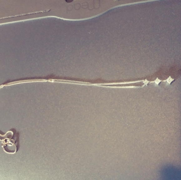 Zei 14 k 3 diamond necklace - Picture 2 of 3